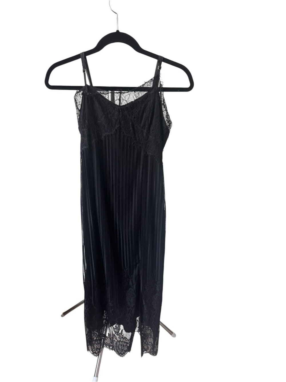 Donna Mizani - Black Lace Slip Dress - fully lined.
